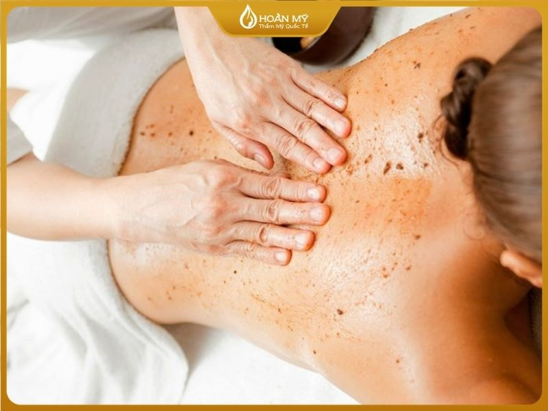 Thanh tẩy Thanh tẩy body với muối nghệ thiên nhiên