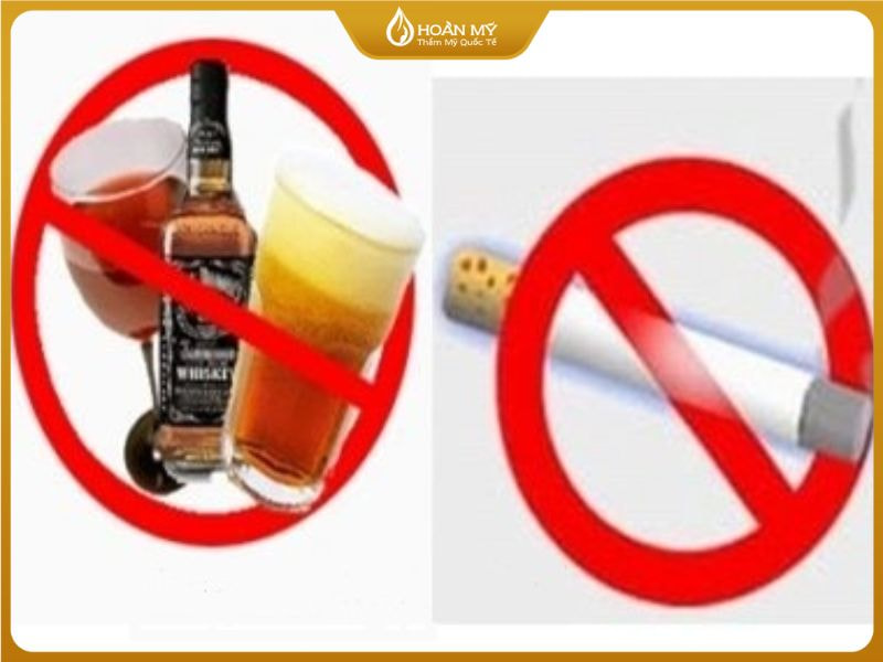 Thuốc lá, cà phê, rượu, bia đều ảnh hưởng lớn đến quá trình lên màu môi