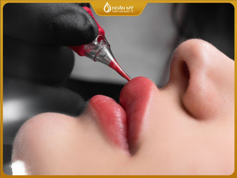 Phun Môi 1 Tháng Dặm Lại Được Chưa? Lưu Ý Quan Trọng