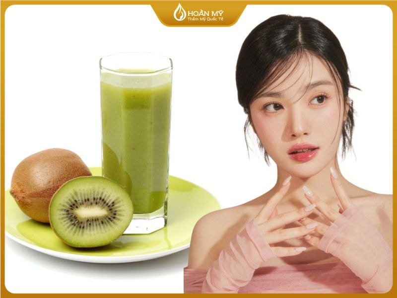 Ăn uống lành mạnh và hạn chế ăn các đồ cay nóng để môi nhanh đẹp hơn