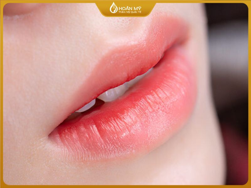 Sau 1 tháng môi chị em sẽ trở nên đẹp chuẩn và tự nhiên nhất