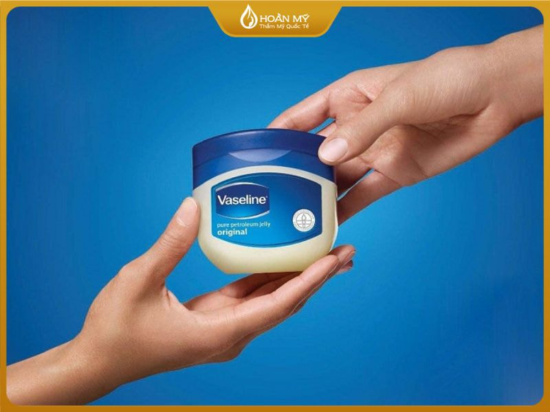 ủ mụn đầu đen bằng vaseline giúp trồi cồi mụn nhanh